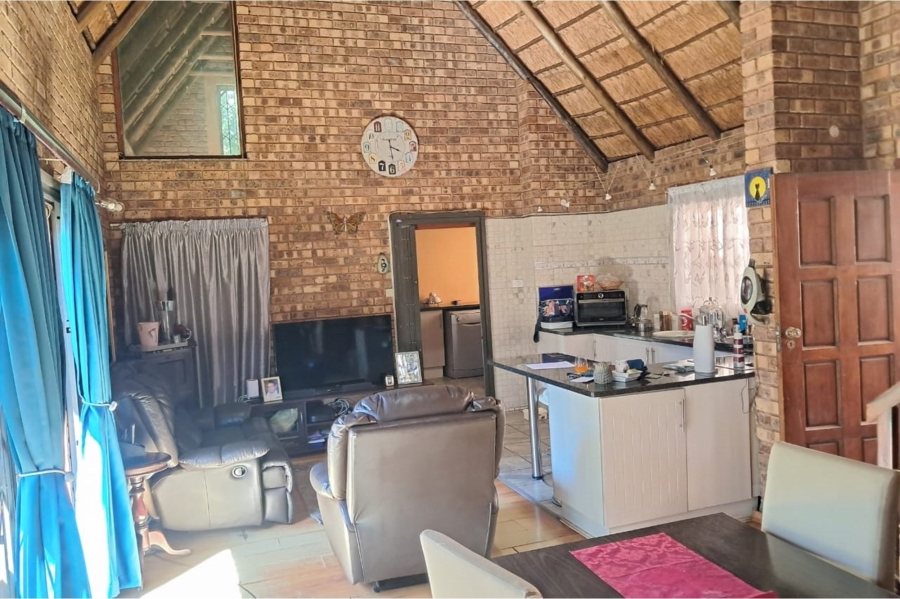 3 Bedroom Property for Sale in Die Hoewes Gauteng