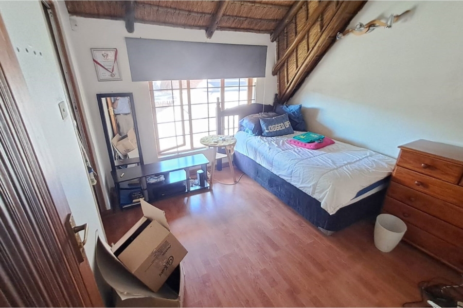 3 Bedroom Property for Sale in Die Hoewes Gauteng