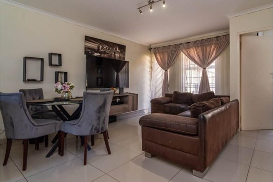 3 Bedroom Property for Sale in Carenvale Gauteng