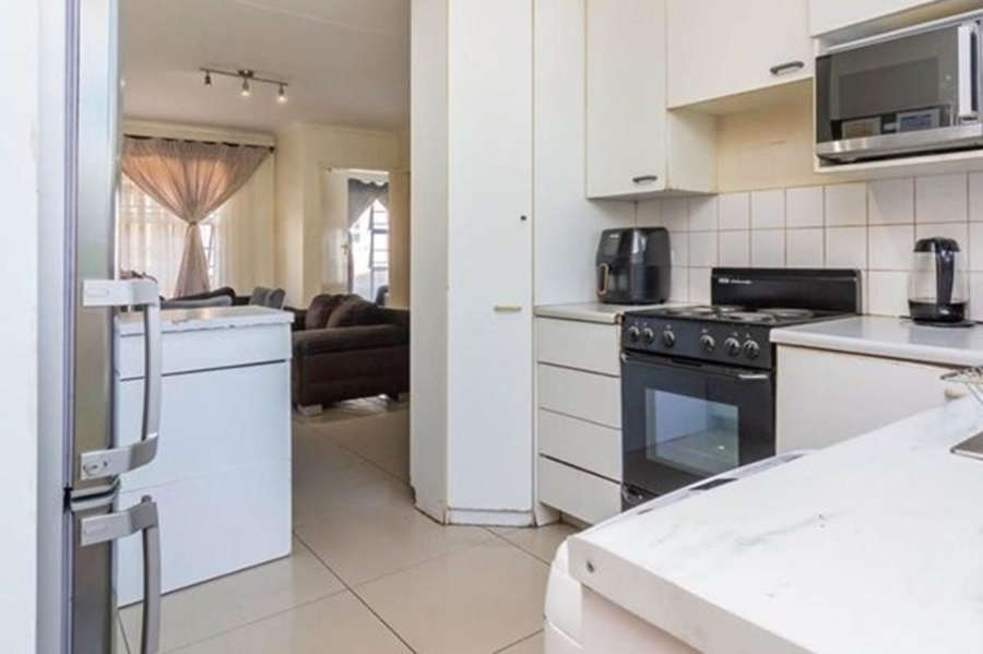 3 Bedroom Property for Sale in Carenvale Gauteng