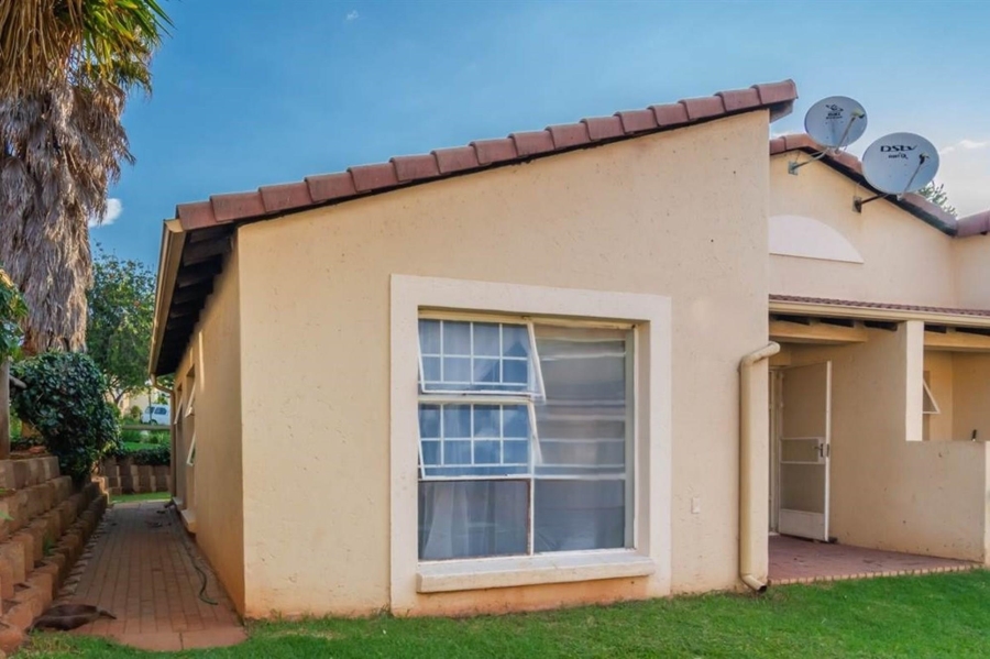 3 Bedroom Property for Sale in Carenvale Gauteng