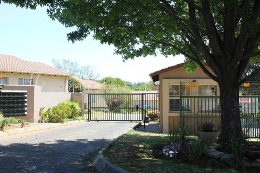 3 Bedroom Property for Sale in Carenvale Gauteng