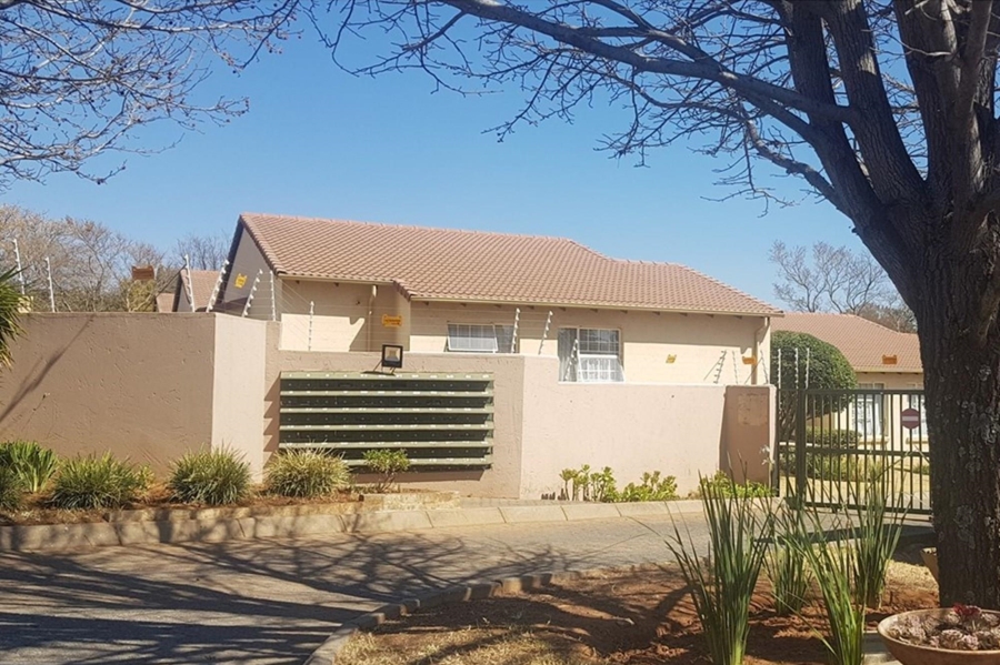 3 Bedroom Property for Sale in Carenvale Gauteng