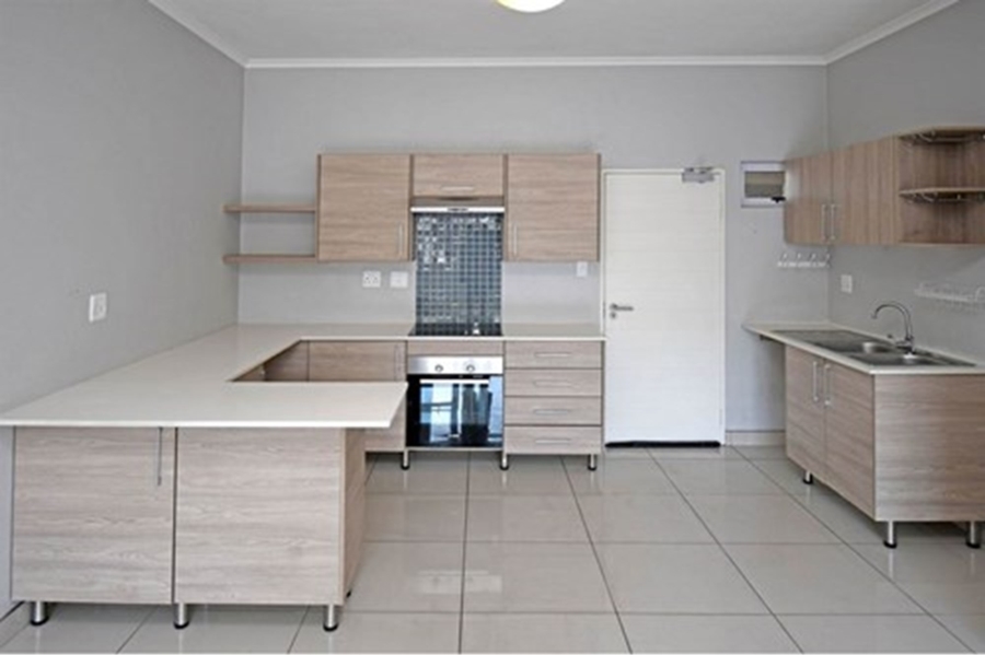 To Let 2 Bedroom Property for Rent in Blue Hills Gauteng