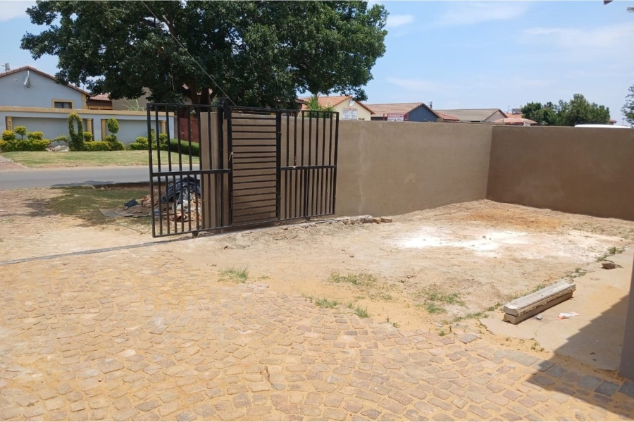 3 Bedroom Property for Sale in Windmill Park Gauteng