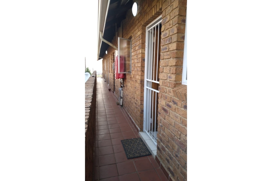 1 Bedroom Property for Sale in Lotus Gardens Gauteng