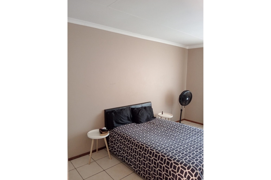 1 Bedroom Property for Sale in Lotus Gardens Gauteng