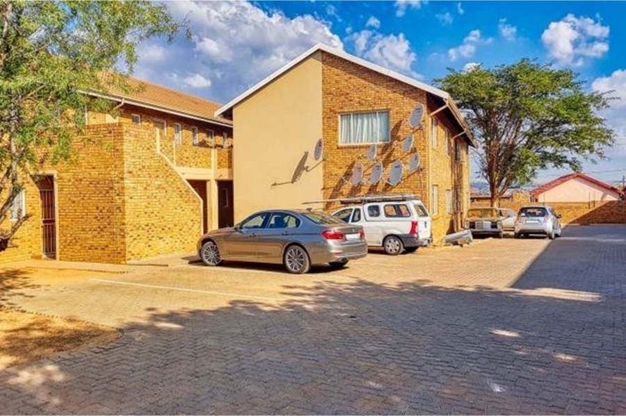 1 Bedroom Property for Sale in Lotus Gardens Gauteng