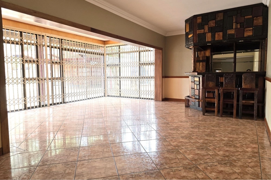 3 Bedroom Property for Sale in Glen Marais Gauteng