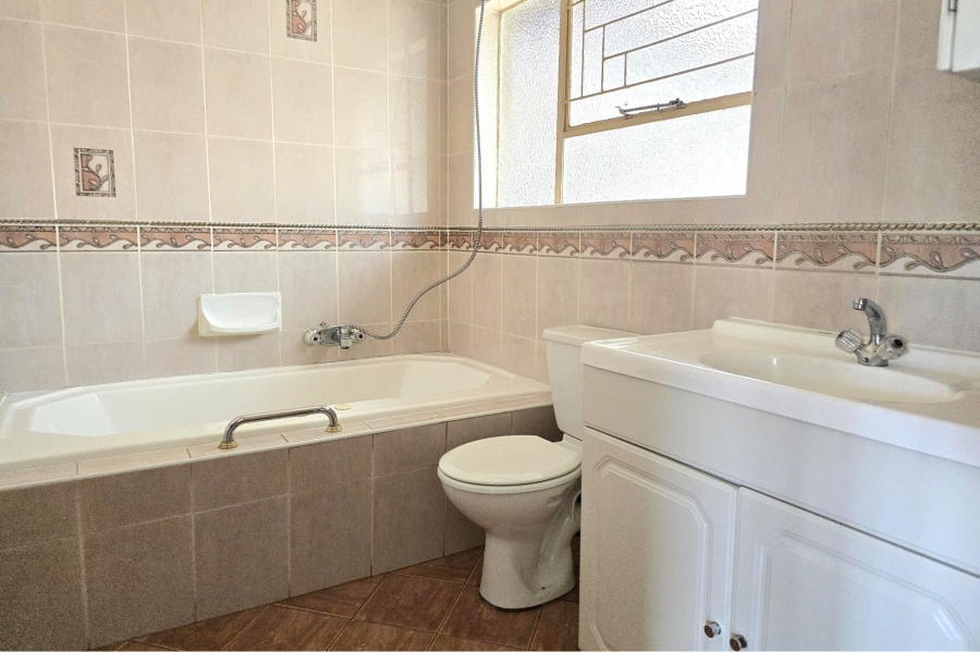 3 Bedroom Property for Sale in Glen Marais Gauteng