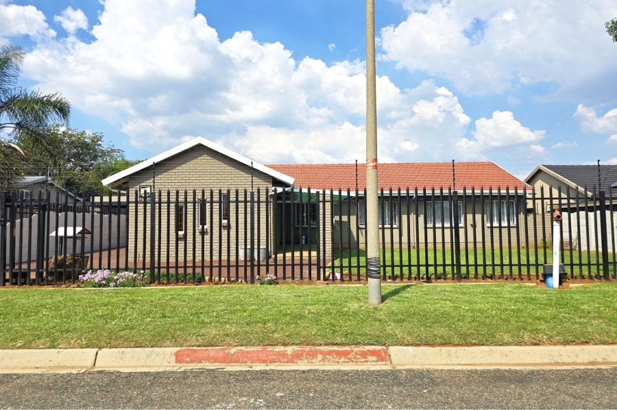 3 Bedroom Property for Sale in Van Dyk Park Gauteng