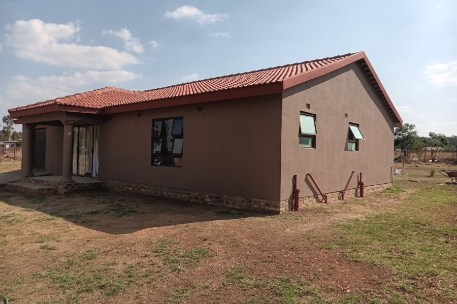 To Let 3 Bedroom Property for Rent in Walker Fruit Farms Gauteng