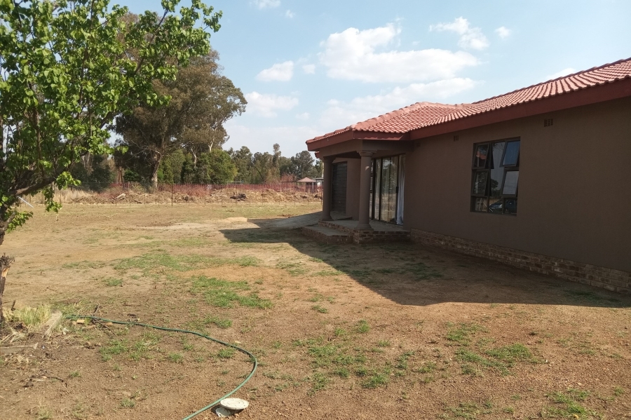 To Let 3 Bedroom Property for Rent in Walker Fruit Farms Gauteng