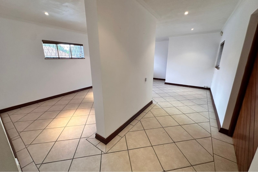 To Let 4 Bedroom Property for Rent in Bryanston Gauteng