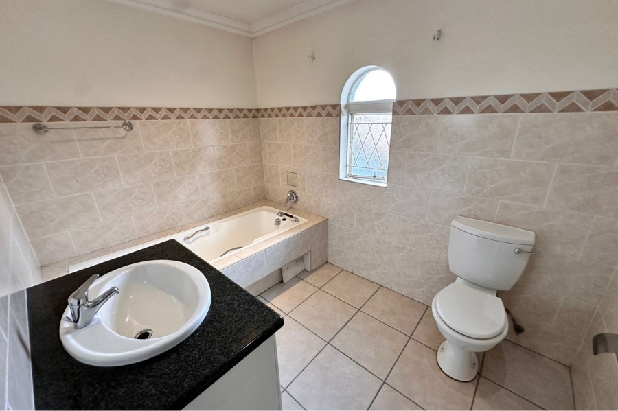 To Let 4 Bedroom Property for Rent in Bryanston Gauteng