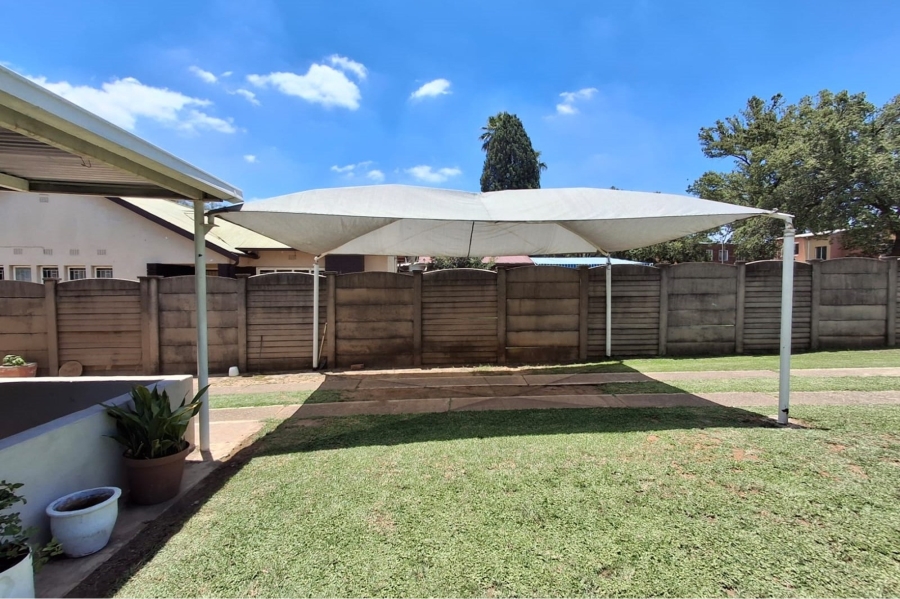 4 Bedroom Property for Sale in Vanderbijlpark Cw 6 Gauteng