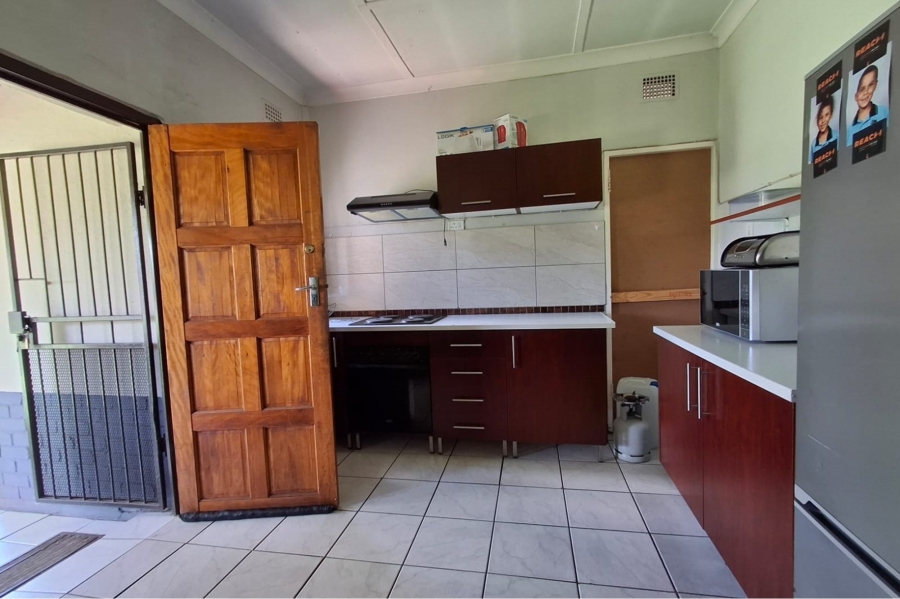 4 Bedroom Property for Sale in Vanderbijlpark Cw 6 Gauteng