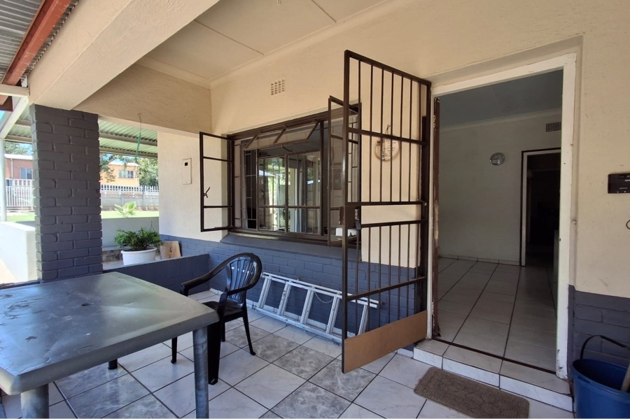 4 Bedroom Property for Sale in Vanderbijlpark Cw 6 Gauteng