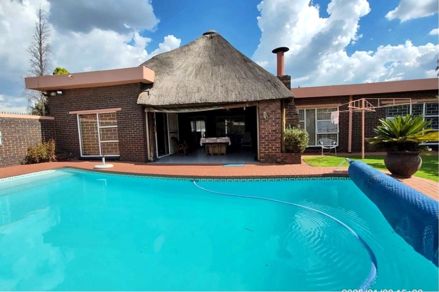 3 Bedroom Property for Sale in Falcon Ridge Gauteng