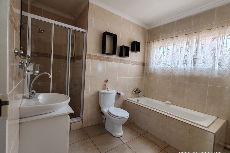 3 Bedroom Property for Sale in Falcon Ridge Gauteng