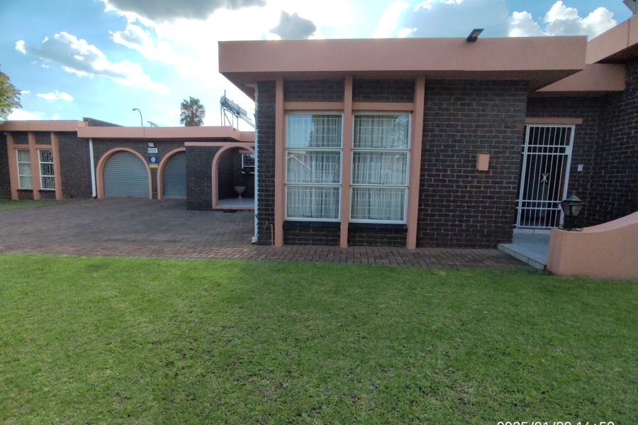 3 Bedroom Property for Sale in Falcon Ridge Gauteng