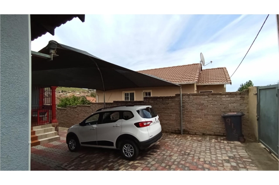 4 Bedroom Property for Sale in Cosmo City Gauteng