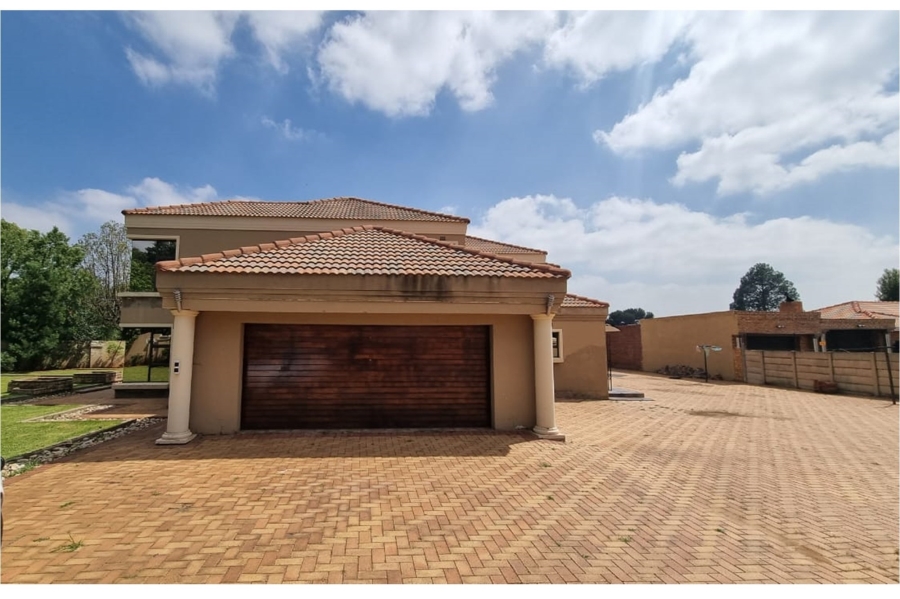 8 Bedroom Property for Sale in Dunnottar Gauteng