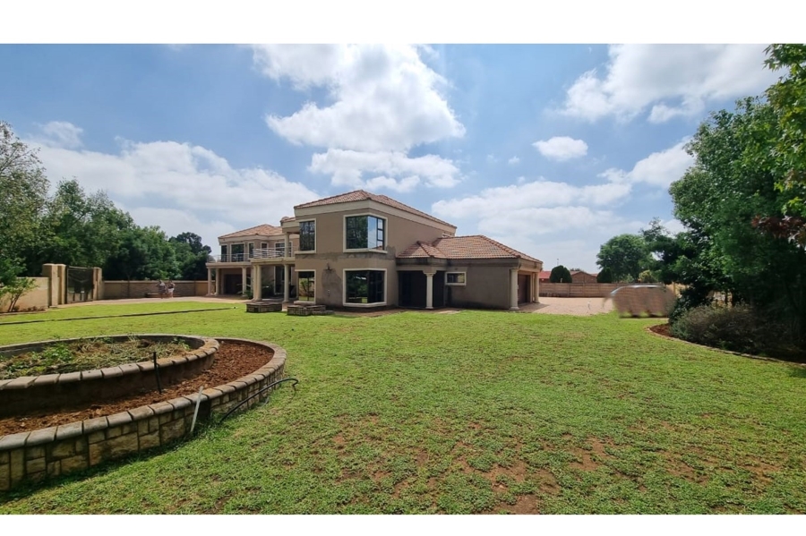 8 Bedroom Property for Sale in Dunnottar Gauteng