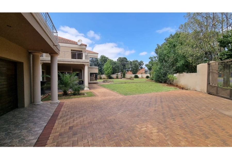 8 Bedroom Property for Sale in Dunnottar Gauteng