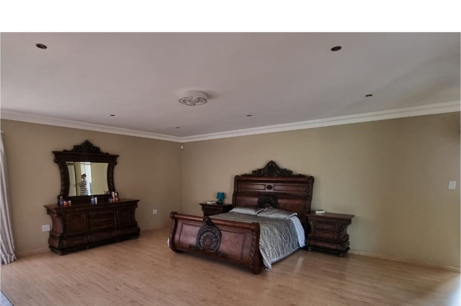 8 Bedroom Property for Sale in Dunnottar Gauteng