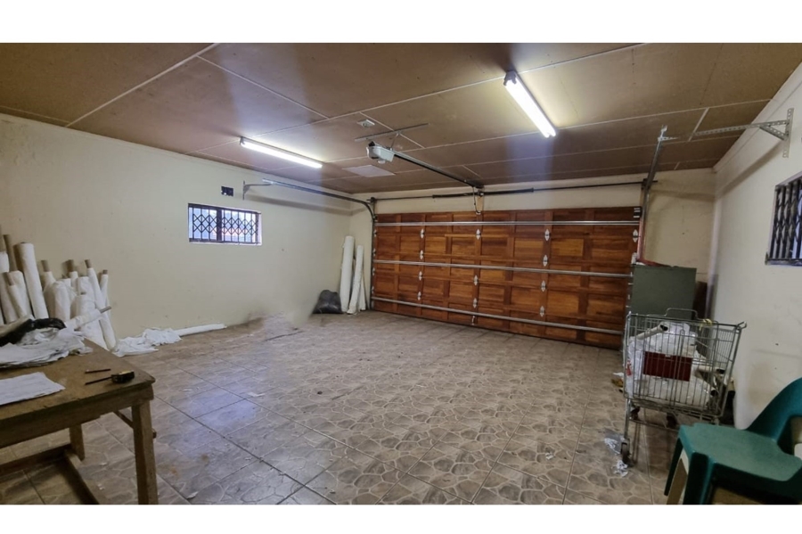 8 Bedroom Property for Sale in Dunnottar Gauteng