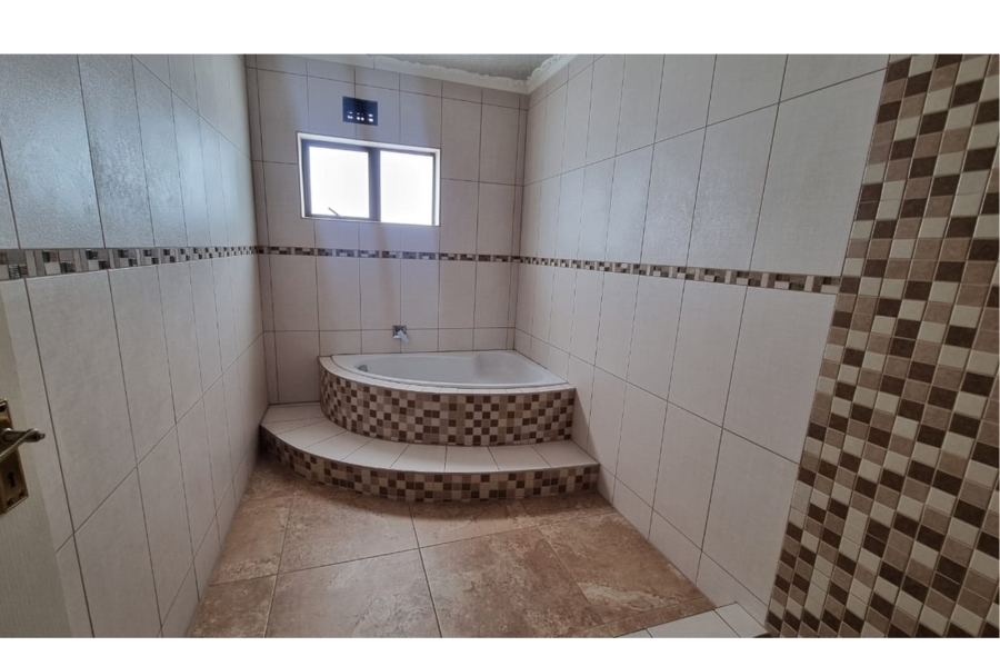 8 Bedroom Property for Sale in Dunnottar Gauteng