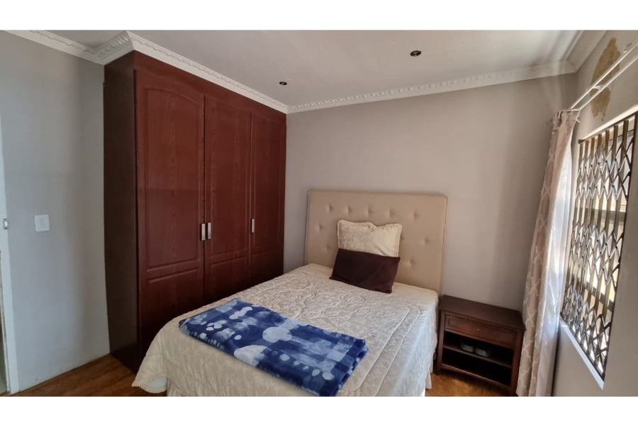 8 Bedroom Property for Sale in Dunnottar Gauteng