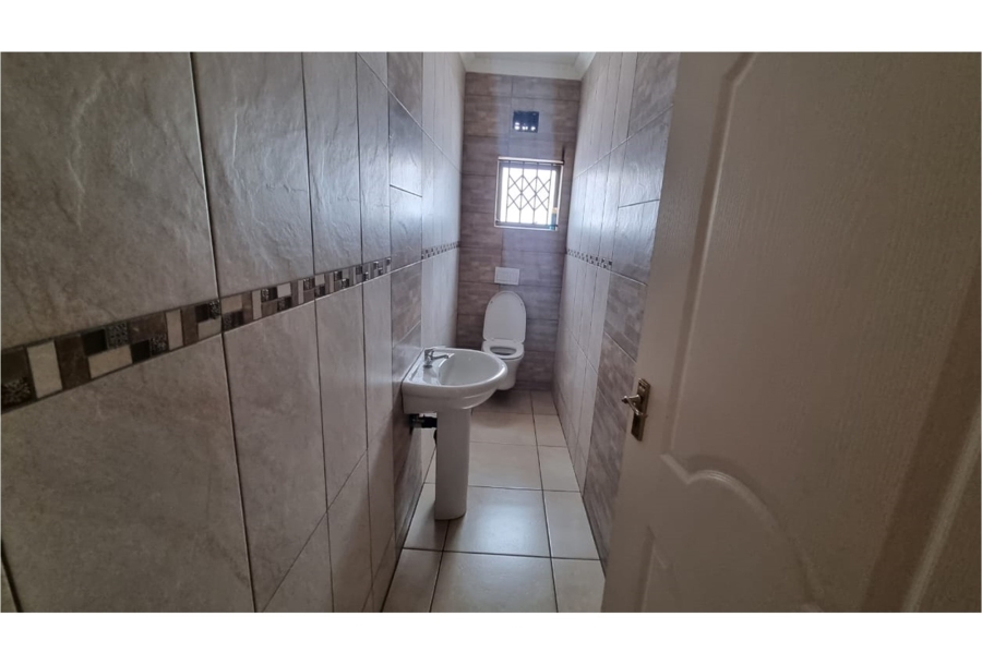 8 Bedroom Property for Sale in Dunnottar Gauteng