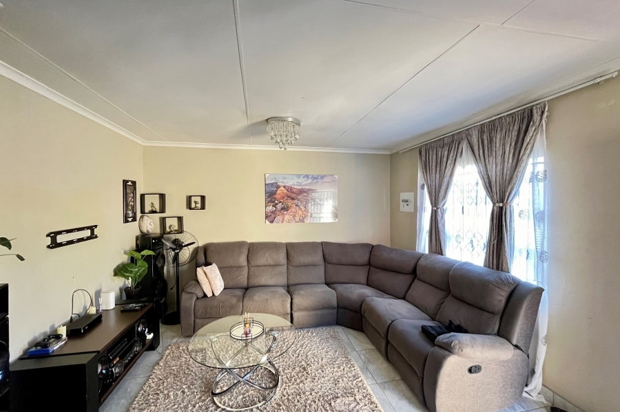 2 Bedroom Property for Sale in Buhle Park Gauteng