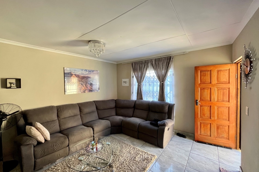 2 Bedroom Property for Sale in Buhle Park Gauteng