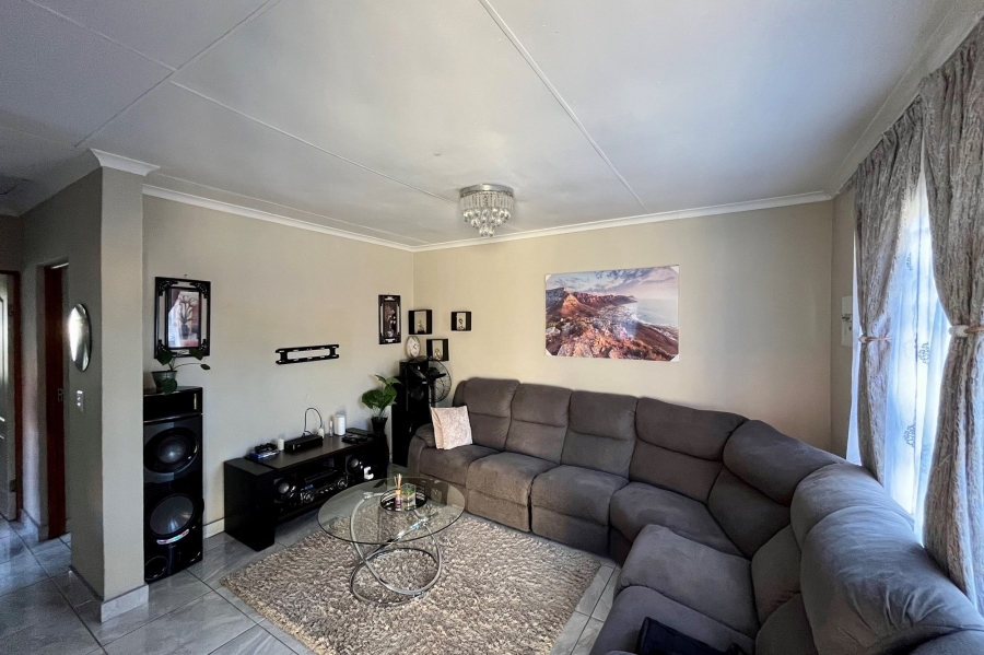 2 Bedroom Property for Sale in Buhle Park Gauteng