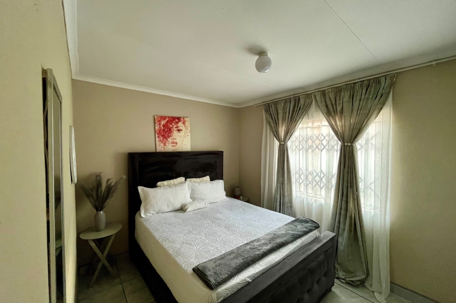 2 Bedroom Property for Sale in Buhle Park Gauteng