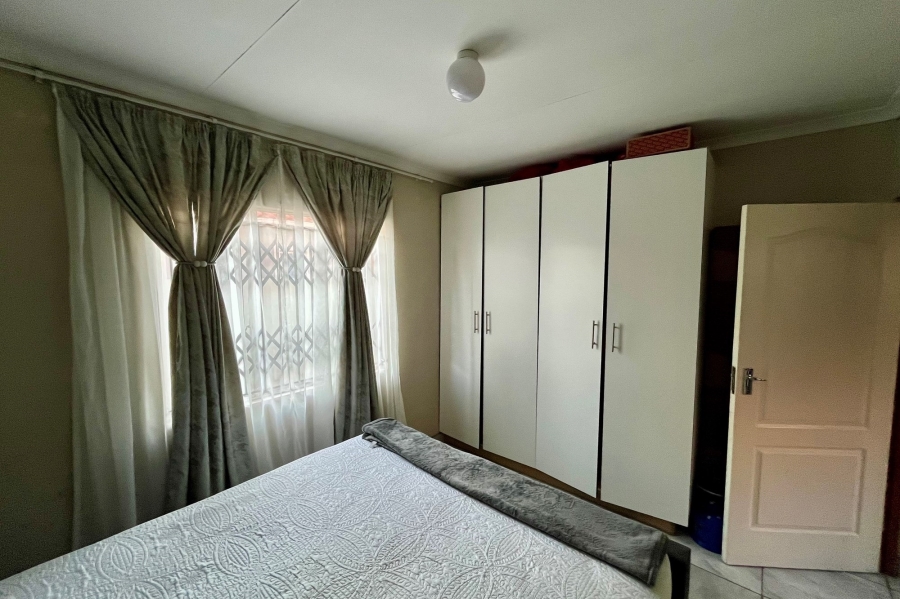 2 Bedroom Property for Sale in Buhle Park Gauteng