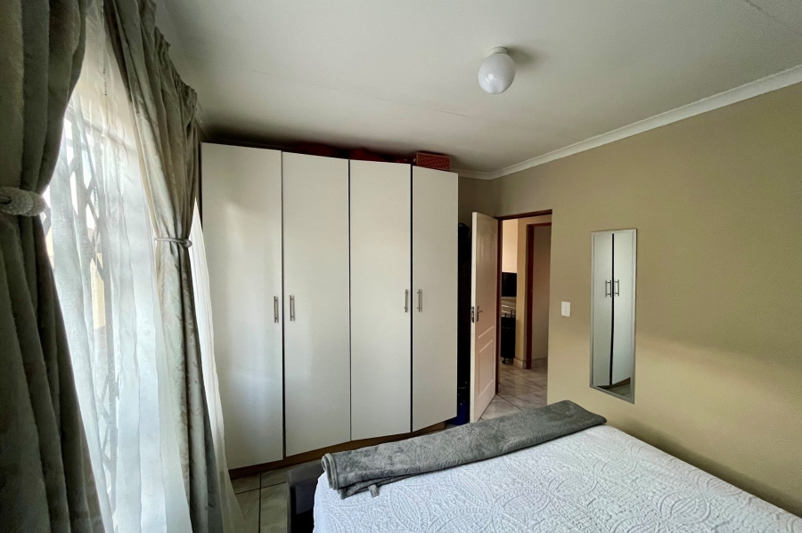 2 Bedroom Property for Sale in Buhle Park Gauteng