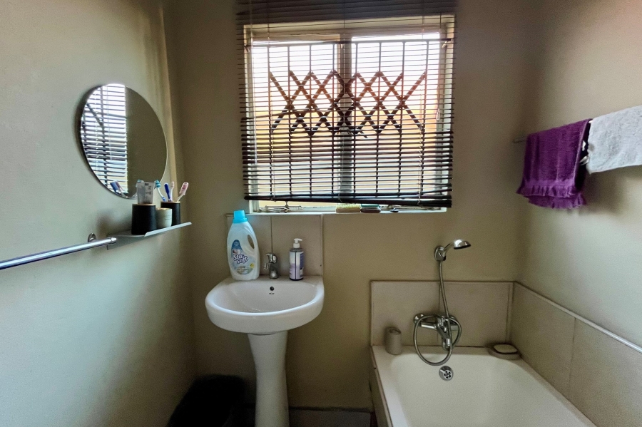 2 Bedroom Property for Sale in Buhle Park Gauteng