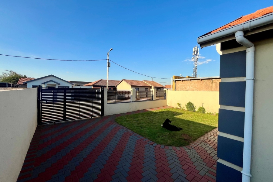 2 Bedroom Property for Sale in Buhle Park Gauteng