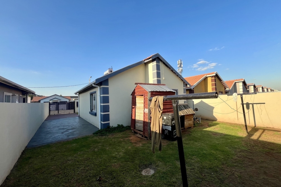 2 Bedroom Property for Sale in Buhle Park Gauteng