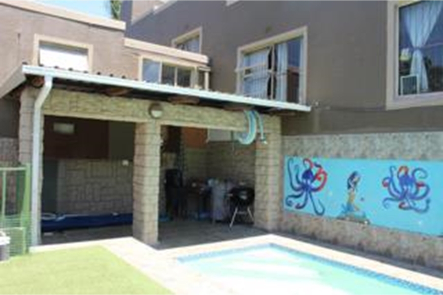 4 Bedroom Property for Sale in Roodekrans Gauteng