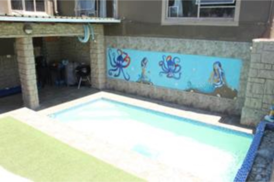 4 Bedroom Property for Sale in Roodekrans Gauteng