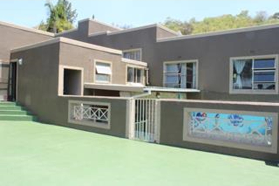 4 Bedroom Property for Sale in Roodekrans Gauteng