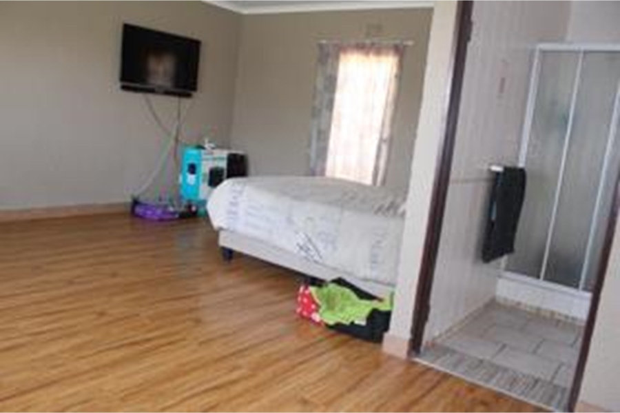 4 Bedroom Property for Sale in Roodekrans Gauteng