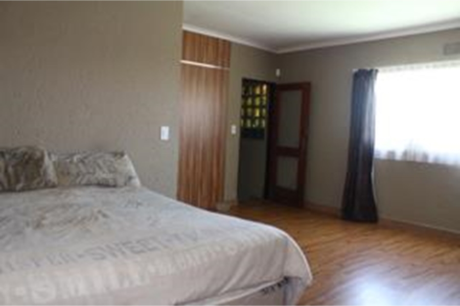 4 Bedroom Property for Sale in Roodekrans Gauteng