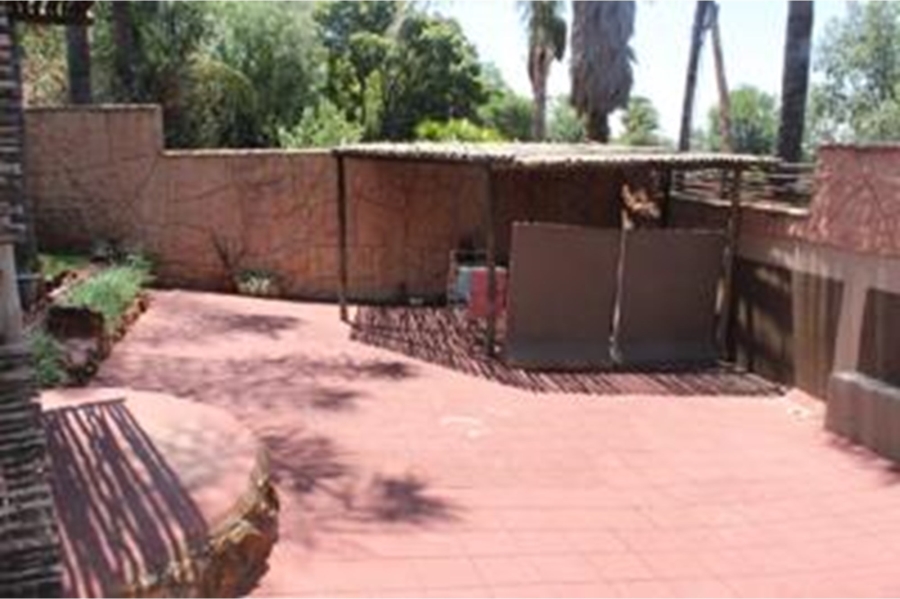 4 Bedroom Property for Sale in Roodekrans Gauteng