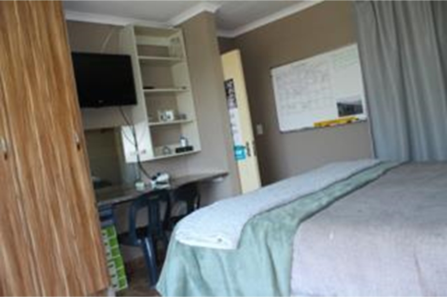 4 Bedroom Property for Sale in Roodekrans Gauteng